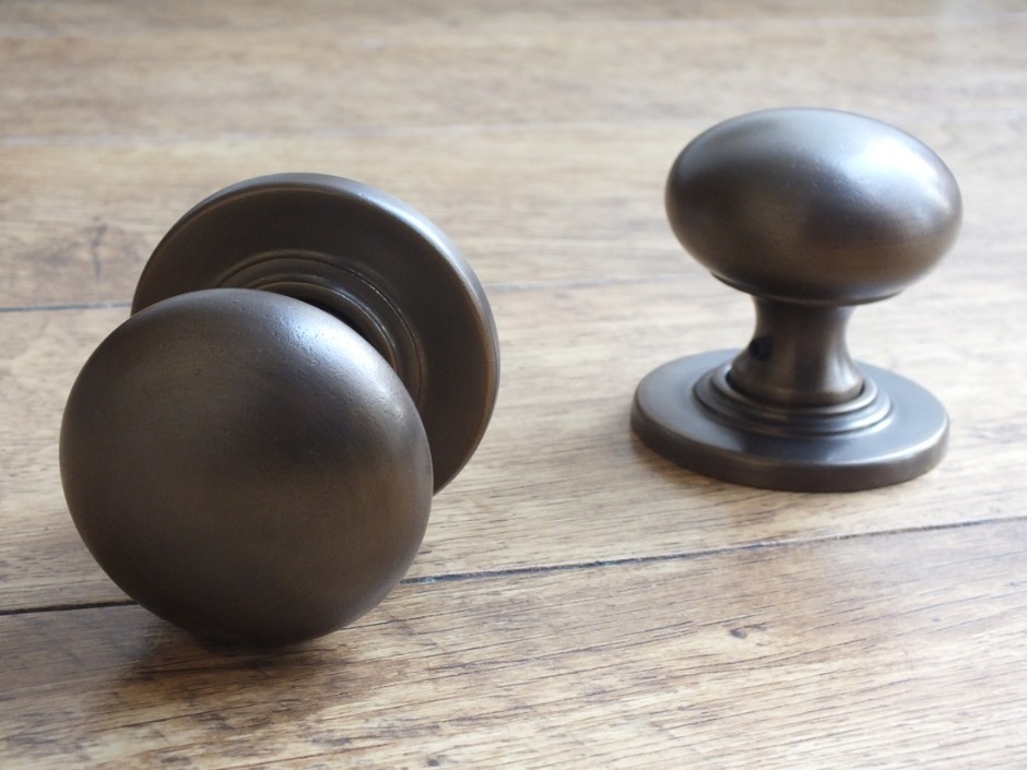 Bun Door Knob