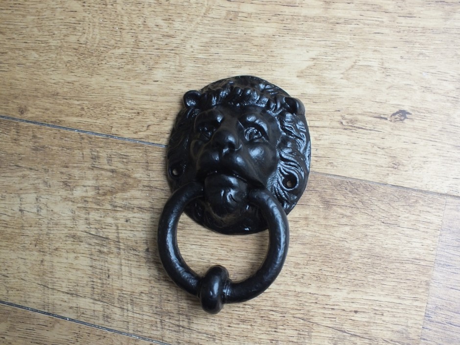 Cast Iron Lion's Head Knocker