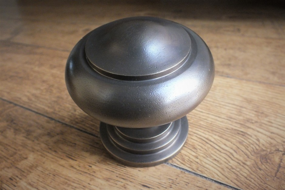 Distressed Antique Brass Centre Door Knob