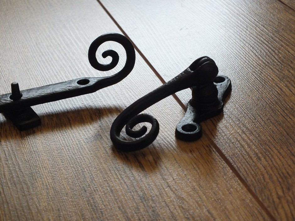 Monkey Tail Window Furniture