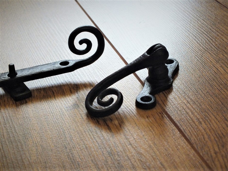 Monkey Tail Window Furniture