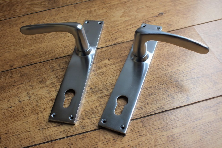 Pearl Nickel Multipoint Handles