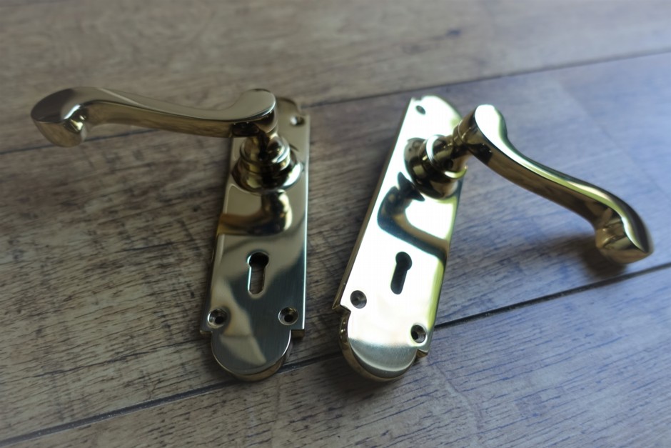 Polished Brass Scroll Handle