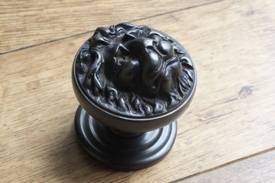 Real Bronze Lion Door Pull - Centre Door Knob