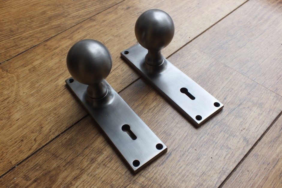 Round Door Knob on Plate - Round Door Knobs