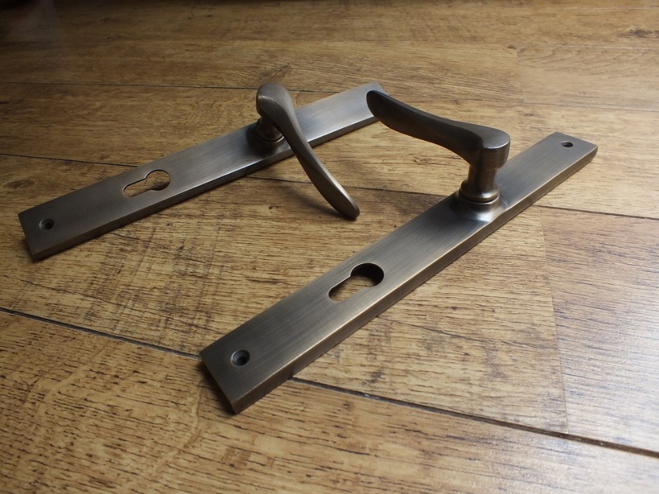 Rustic Mutipoint Handles