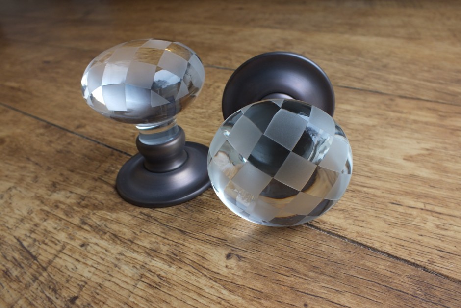 Glass vintage door knobs online