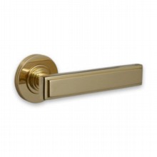 Chelsea Handle on Fleet Covered Rose