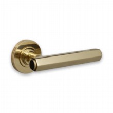 Wychbury Handle on Fleet Covered Rose